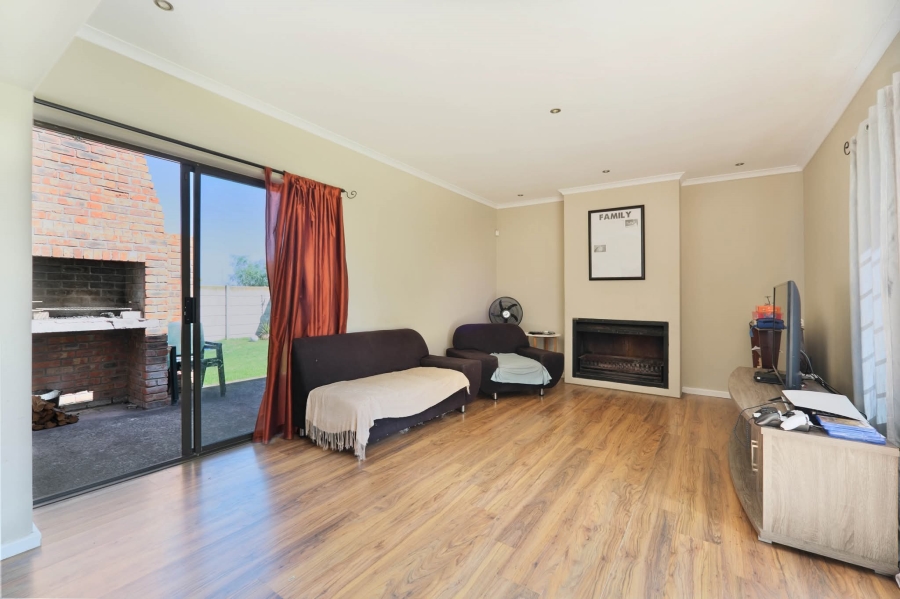 3 Bedroom Property for Sale in Kabega Park Eastern Cape